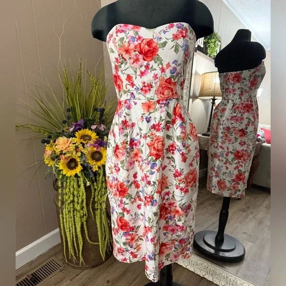 Alya • Strapless Floral Princess Neckline Midi Dress - Picture 7 of 16